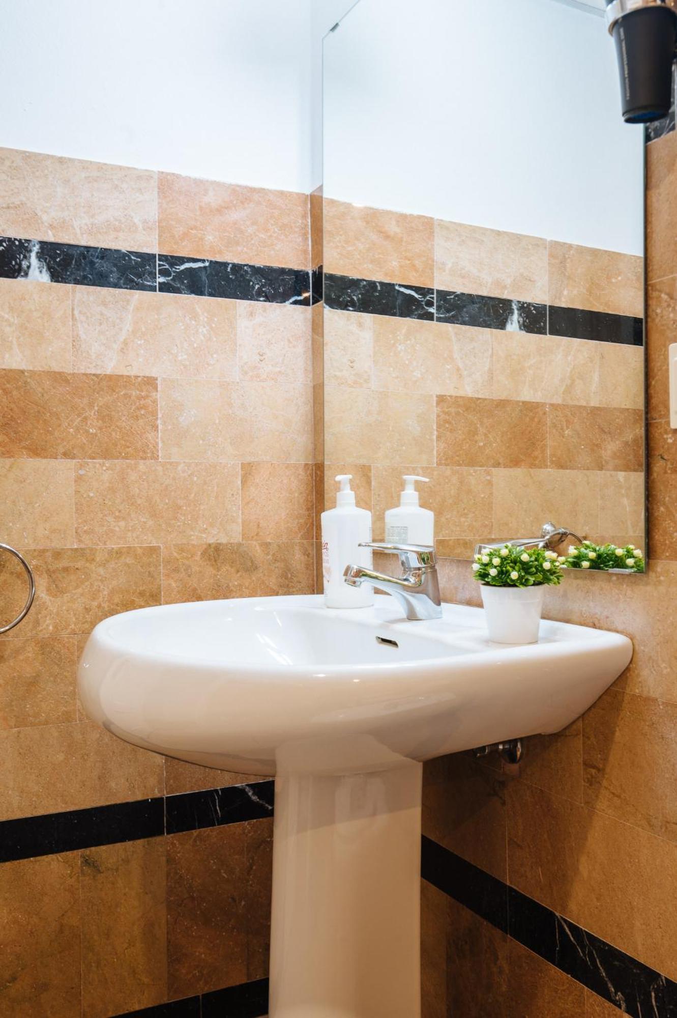 Novalia Home Suite Севілья Екстер'єр фото